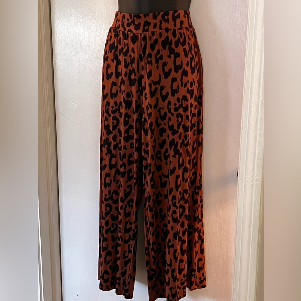 Leopard Print Wide Leg Capri Pant NWOT